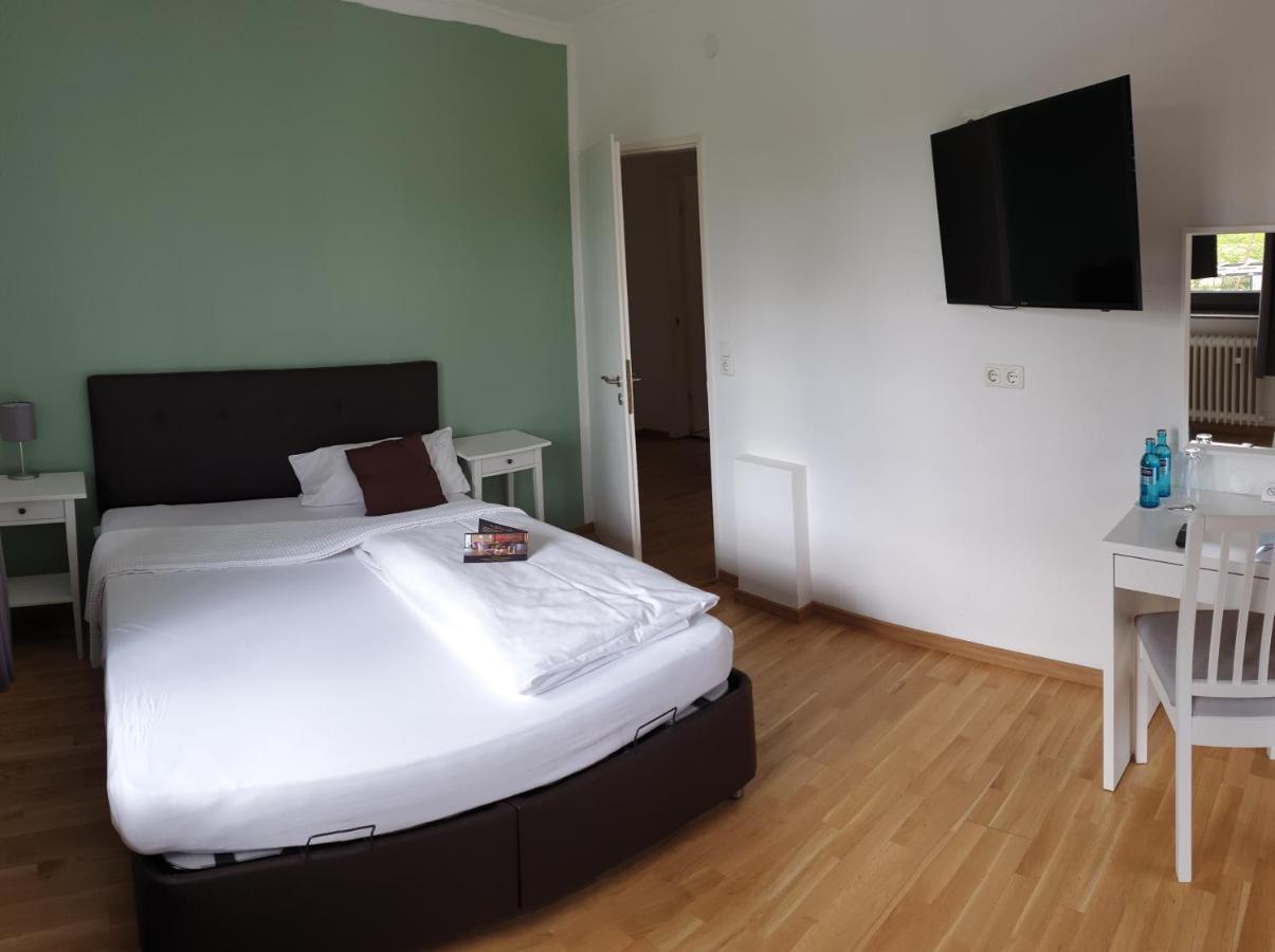 Wolfschlucht Hotell Rodgau Exteriör bild
